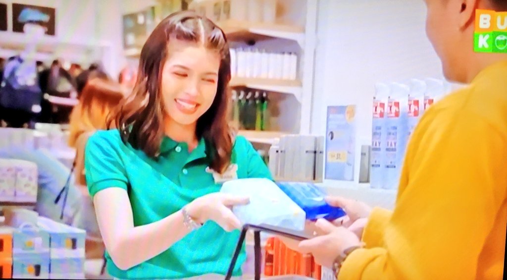 ma1208an's tweet photo. Goodjob Besties👏👏👏

@mainedcm | #MaineMendoza
#MGSalesAssociate https://t.co/oryb60L5CK