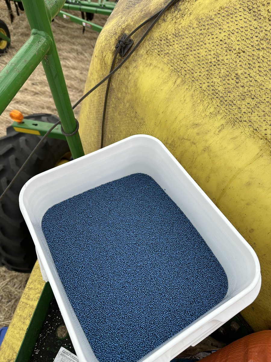 LeightonBlashko's tweet photo. And that’s a wrap on #DST #seeding for 2023 @BASFAgSolutions Come check out our new #InVigorHealth #Canola hybrid this summer. Thanks Benny and Daniel Lastiwka of #Willingdon https://t.co/DM0jPAK18z