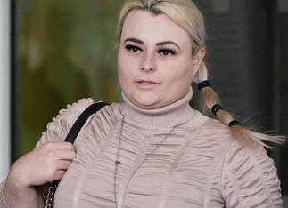 WorldWikis's tweet photo. Who is Samantha Lee? 
Former Met Officer Samantha Lee, has been found guilty of failing to properly investigate Wayne Couzens after two incidents of flashing prior to his murder of Sarah Everard.
https://t.co/ZTu2FSgHLn https://t.co/dQUXERLRBT