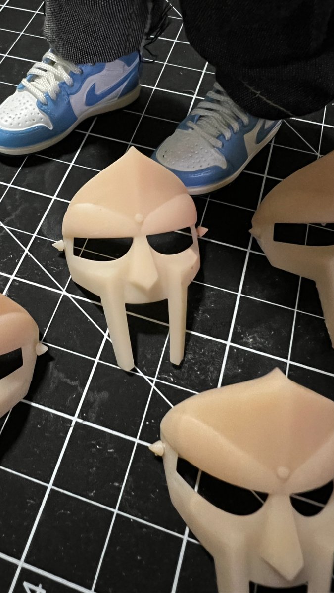 stevebravo's tweet image. Getting back to some old school toy making
#onesixthscale #toymaking #toys #kitbashing #kitbash #actionfigures #3dprinting #3dmodeling