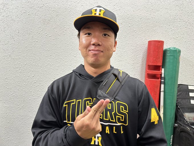 村上頌樹 エポックワン カード bbm 以外 初勝利 阪神タイガース 甲子園