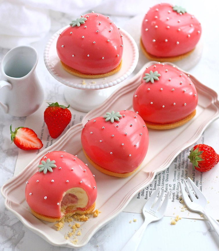 daily_dolce's tweet photo. Heart shaped mousse by PetitBonheur___ 💗🍓 https://t.co/RLvUXckvp1