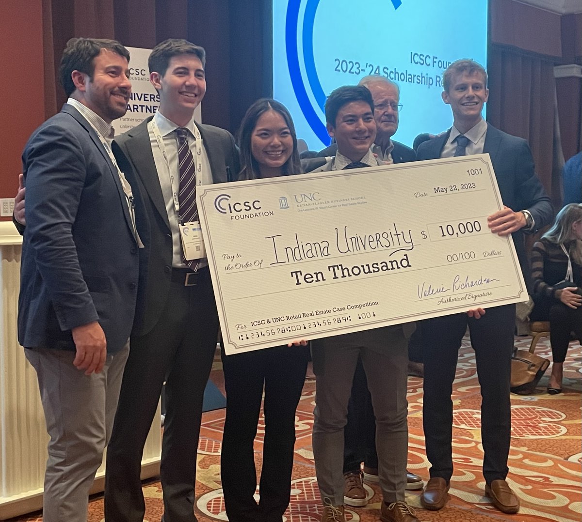 UNCRealEstate's tweet photo. Thank you to the teams who competed in this weekend's @ICSC &amp; @UNC Retail Real Estate Case Competition. Congratulations on fantastic presentations!
1st: Kelley School of Business at Indiana-Bloomington
2nd: UNC Kenan-Flagler 
3rd: Villanova School of Business
#RealWorldRealEstate https://t.co/0fPtpw6Yoe