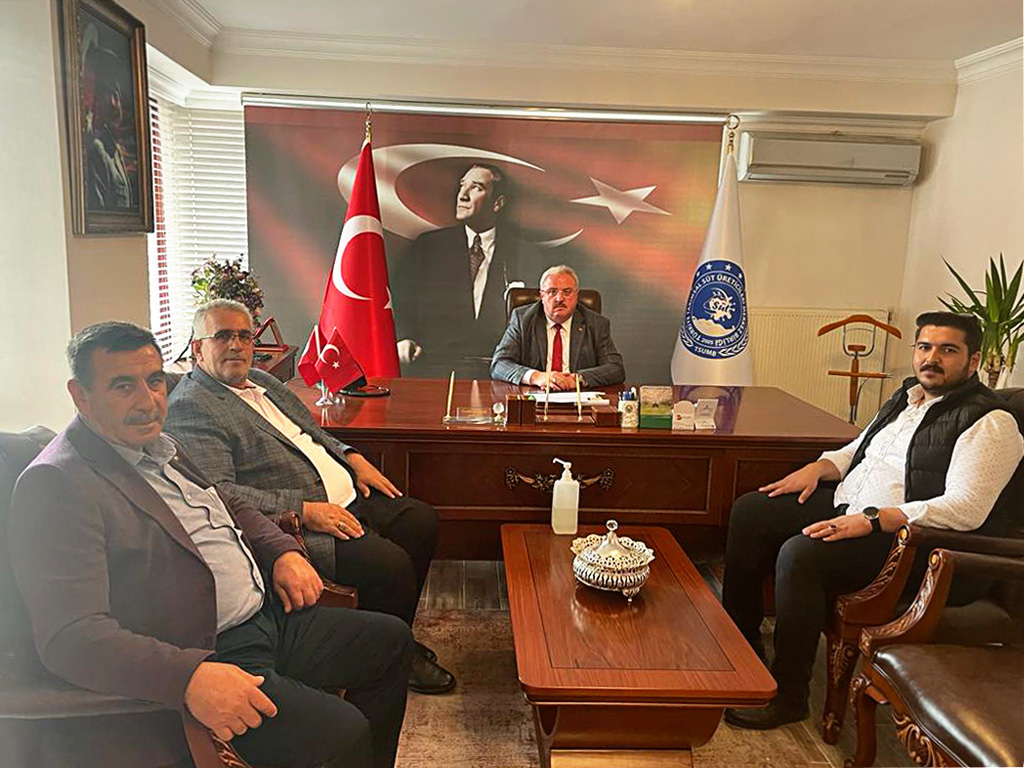 Karapınar Süt Üreticileri Birliği Yönetim Kurulu Başkanımız Mehmet TARTAN, Karatay Süt Üreticileri Birliği Yönetim Kurulu Başkanı  Ali KALAYCI,Yönetim Kurulu Muhasip Üyemiz Yusuf OKUMUŞ ile ,Türkiye Süt Üreticileri Merkez Birliği Başkanı Tevfik KESKİN’i makamında ziyaret ettiler