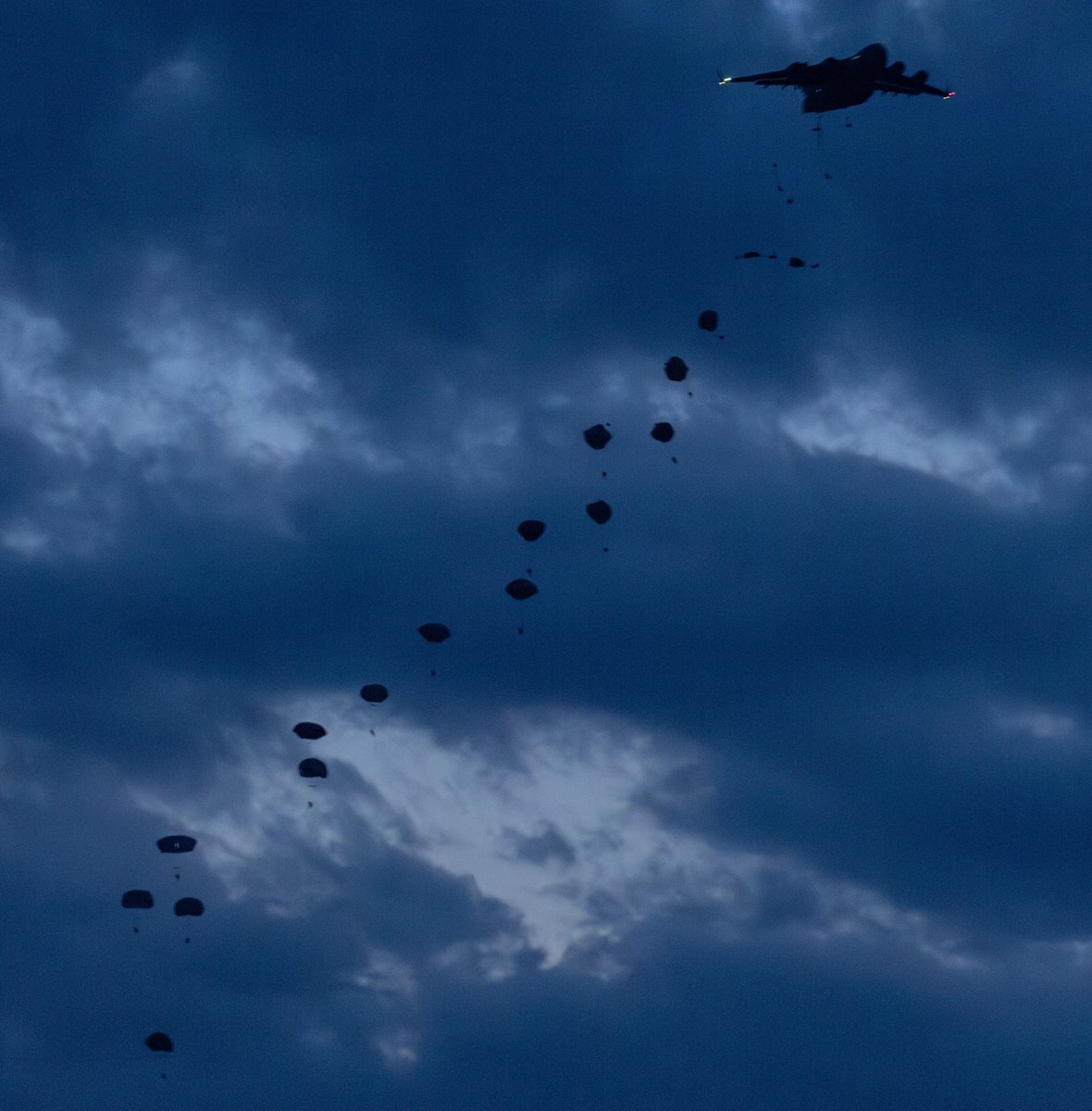 hndgspio's tweet image. Ολοκλήρωση #SwiftResponse23 

 🇬🇷🇩🇪🇺🇸🇳🇱 #StrongerTogether

@HAspokesman @NavyGR @HAFspokesperson και #ΔΕΠ του #ΓΕΕΘΑ

@USArmyEURAF @bundeswehrInfo @USEmbassyAthens 

🔗geetha.mil.gr/symmetochi-ton…