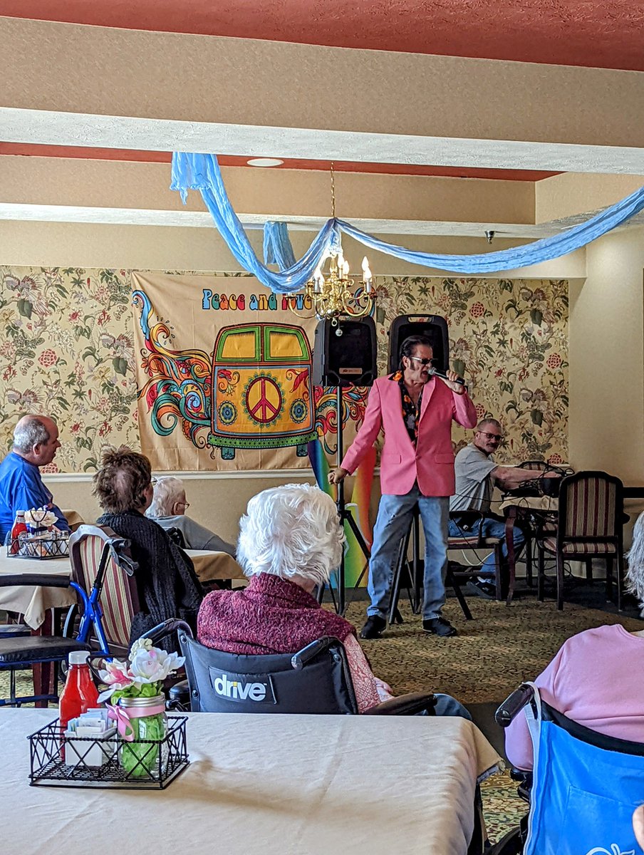 Forest_ParkHC's tweet photo. We kicked off our 60s week with Elvis in the building! Thank you Scott Zion for a wonderful performance!  Our ladies and gents were all smitten with laughter and smiles.  #trilogythemeweeks #elvis #seniorliving https://t.co/intGkGGHUi