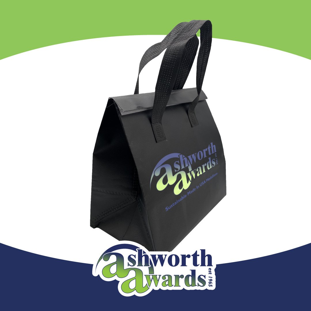 Help your attendees keep their event day snacks fresh with a customizable #insulatedbag from our line of promotional products! Contact us today to create your own. bit.ly/3HL7imS #AshworthAwards #PromotionalProducts #CustomBags #CustomInsulatedBag #BagDesign #LunchBag