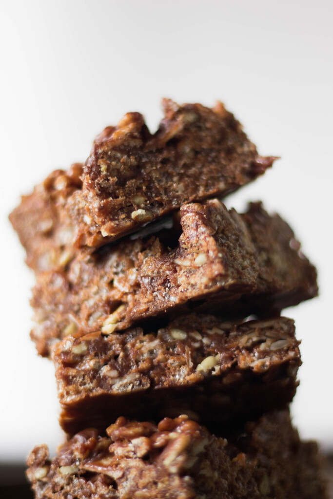 A dairy-free version of the iconic Nutella spread made into an easy and delicious bar.

Get the recipe here ⬇️⬇️⬇️ 
bearplate.com/nutella-trail-… 
#vegan #recipe #dessert