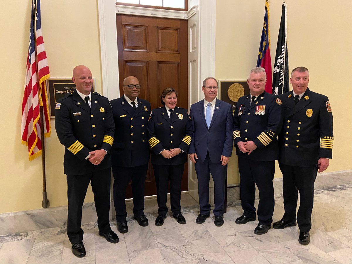 The IAFC Executive Board has been spending time “on the hill,” advocating for issues of importance for the fire service. #IAFC #HonorTradition #EmbraceInnovation #FireServiceOneVoice