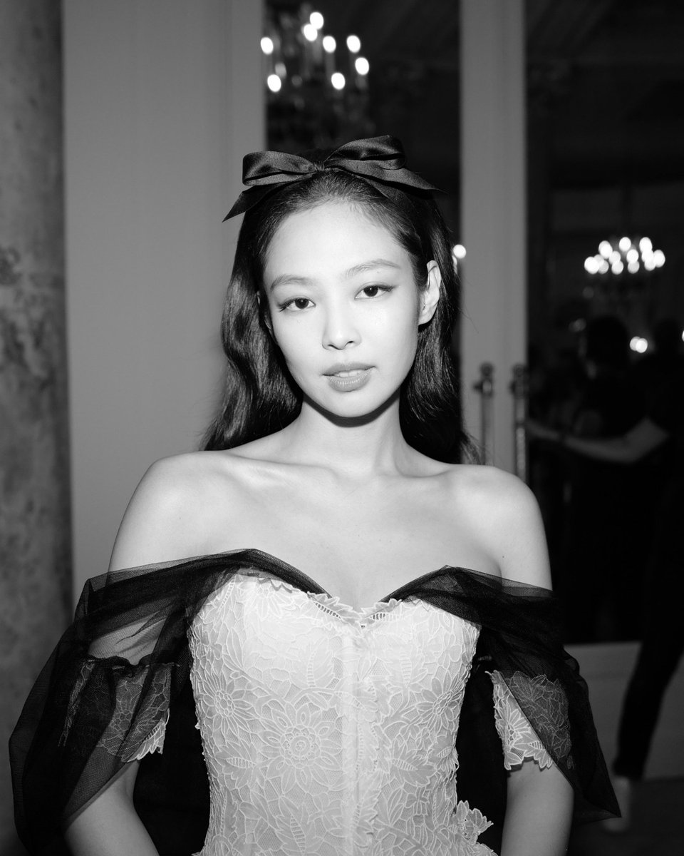 Deezer France (@DeezerFR) on Twitter photo 2023-05-23 14:03:29 C’est elle The Idol du Festival de Cannes. 👑 Vous avez pensé quoi de sa première montée des marches ? @Blackpinkfrr 📸 #Jennie #BlackPink #Cannes2023 #TheIdol #JennieKim C’est elle The Idol du Festival de Cannes. 👑 Vous avez pensé quoi de sa première montée des marches ? @Blackpinkfrr 📸 #Jennie #BlackPink #Cannes2023 #TheIdol #JennieKim