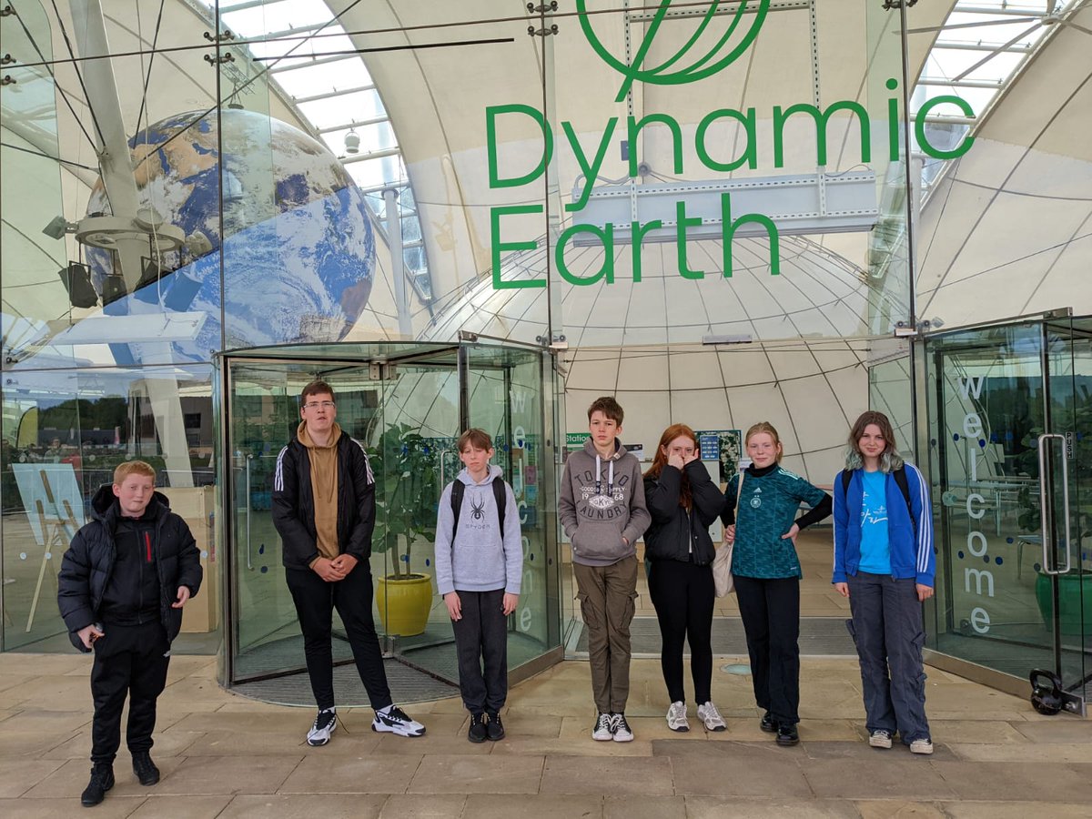 Our Bronze group are off to Edinburgh to Dynamic Earth for Youth without Limits Live with <a href="/DofEScotland/">DofE Scotland</a>.  Have 
 a great time guys.  Thanks to <a href="/eddie_murdoch/">Eddie Murdoch</a> for taking them ☝️<a href="/mcrpathways/">MCR Pathways</a> <a href="/WhitehillSec/">Whitehill Secondary</a> <a href="/MsJDonaldson/">Jo Donaldson</a> @GlasgowsDofE 
#YWLLScot 
#beyondtheCV