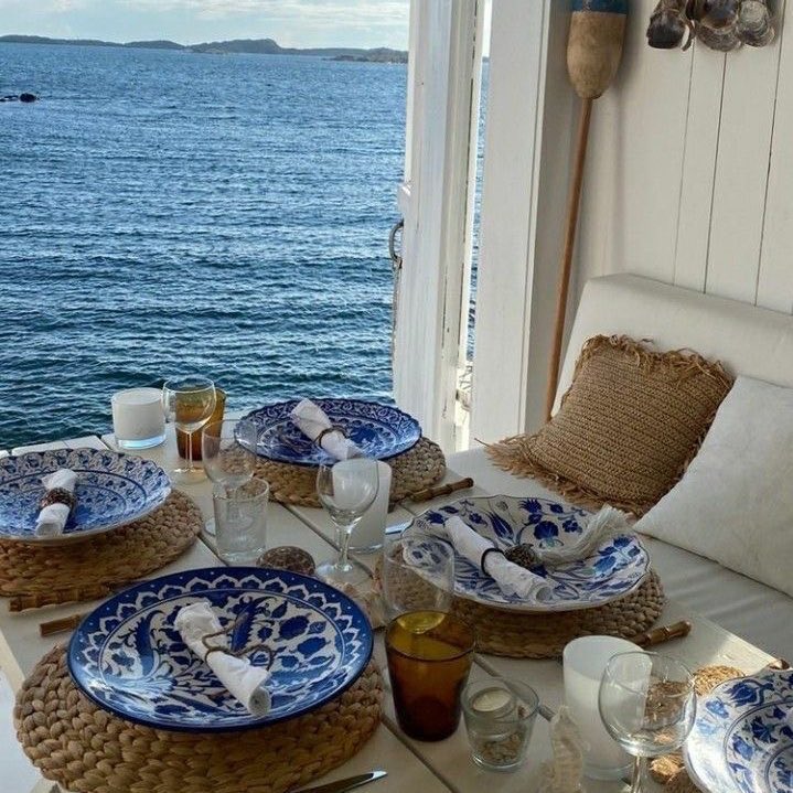 chanelkake's tweet image. summer days ♡