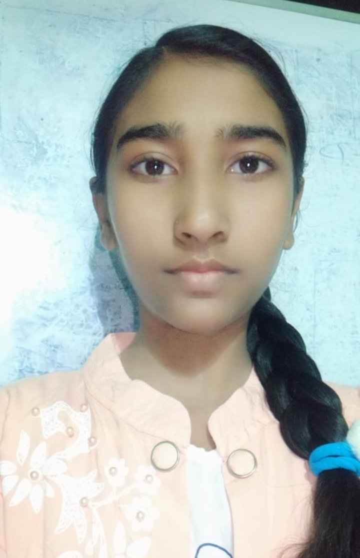 DCEastSinghbhum's tweet photo. JAC 10वीं की स्टेट टॉपर पूर्वी सिंहभूम की छात्रा श्रेया सोनगिरी को हार्दिक बधाई एवं शुभकामनाएं। चाकुलिया प्रखंड के आदिवासी विद्यालय, पुरनापानी की छात्रा श्रेया को 98% अंक प्राप्त हुए हैं। इस उपलब्धि से समस्त जिलेवासियों को गौरवान्वित होने का अवसर प्राप्त हुआ है। https://t.co/30Bibn3fWE