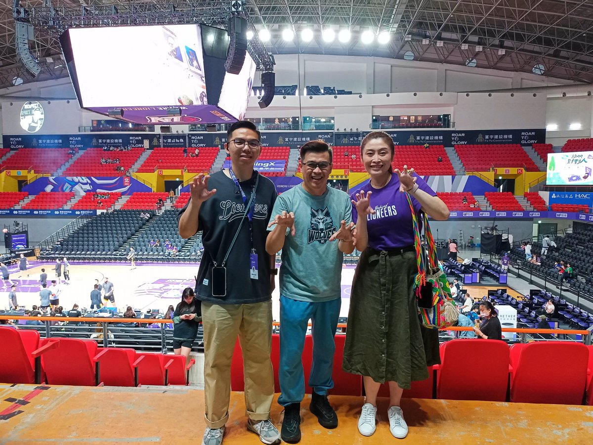 Our Regional Manager @I_Am_Flash visited @P_LEAGUE_EN game in #Taiwan between the @HsinchuL and New Taipei Kings. 

Thank you to the Lioneers for having us and massive congratulations with an important win against the top team in the tournament! 🔥