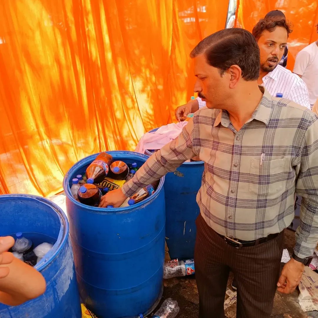 magicalpichem's tweet photo. PiChem organised a 'vishal bhandara' at hazaratganj.

Distributed around 15000 glasses of soft drinks and 1000 ice creams on occasion of 'bada mangal'

Bajrang bali ki jai ✨🔥🚩

#pichem #BadaMangal #JaiShreeRam #bhandara #yogiadityanath #startup #lucknow #sharktankindia #Modi https://t.co/zBWiJlwRvW