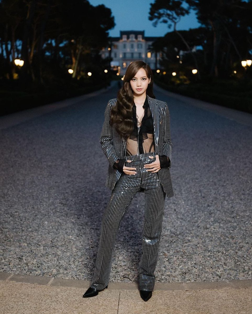 lalisaint's tweet photo. Timeless elegance in a silver suit and black perspective black bodysuit set. Designed to flatter my shape. Perfect for any special occasion. https://t.co/bjWbDjPWsw