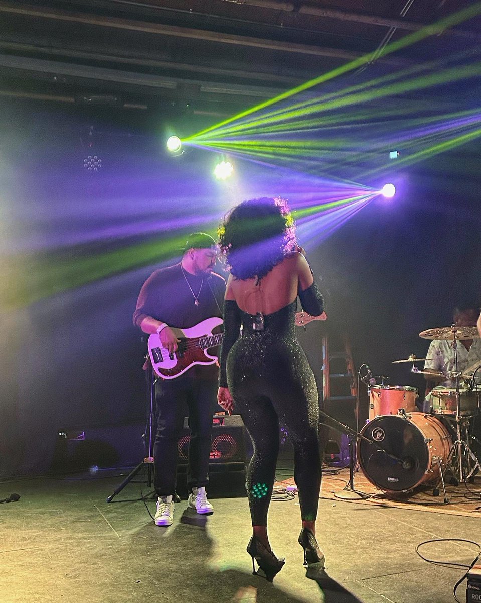 LENORA (@sincerelylenora) on Twitter photo Played <a href="/warehouselive/">warehouselivemidtown</a> for the first time & it was such a vibe!! One of my favorite things about being an artist is having the opportunity to connect with people through live performance, ESPECIALLY new audiences. <a href="/SyAriNotSorry/">Sy Ari Da Kid</a> thank u for sharing your stage & audience with me ✨ Played <a href="/warehouselive/">warehouselivemidtown</a> for the first time & it was such a vibe!! One of my favorite things about being an artist is having the opportunity to connect with people through live performance, ESPECIALLY new audiences. <a href="/SyAriNotSorry/">Sy Ari Da Kid</a> thank u for sharing your stage & audience with me ✨