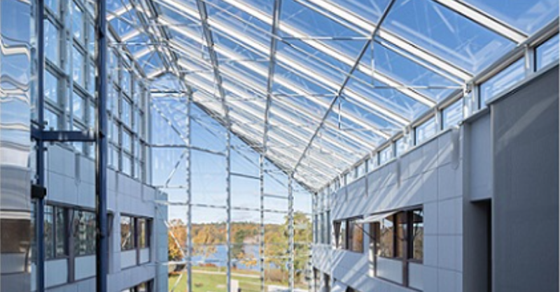 saintgobain's tweet photo. [#SGSolution]
🔍A look back at the launch of ORAÉ®, last September. 
👉ORAÉ® represents a quantum leap in the development of environmentally friendly architecture. 
♻️ It has been officially recognized as the glazing with the lowest carbon footprint in the world! 
✒️#Komercja