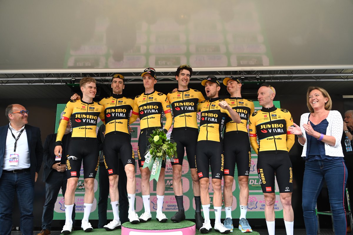visma_lab_devo's tweet photo. Looking back on a fine week of racing with the pros for our Devo riders @PerHagenes and @loe_belle and former Devo riders @KooijOlav and @Mickbike1 👌

📸 François LO PRESTI Région Hauts de France https://t.co/0urJMFb2ja