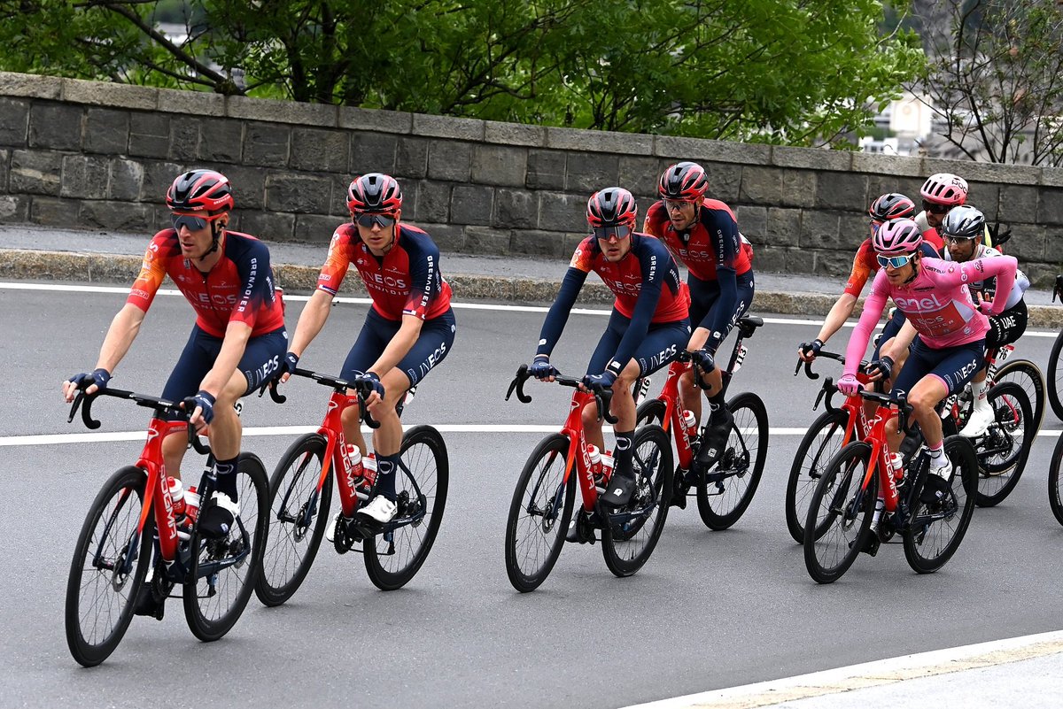 🚨 #ULTIMAHORA 

Giro d’Italia 2023: INEOS pierde a un gregario clave: bit.ly/3N1luLT #Giro #Ciclismo