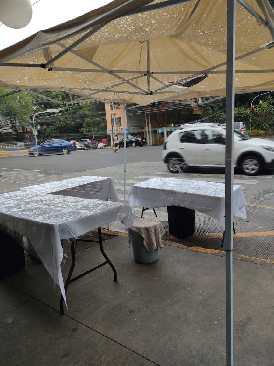 Mahilaaa's tweet image. Muy temprano 😂 #segundaenlafila (@ La Esquina del Chilaquil in Cuauhtémoc, DF) swarmapp.com/c/7WvXrXGLnp1