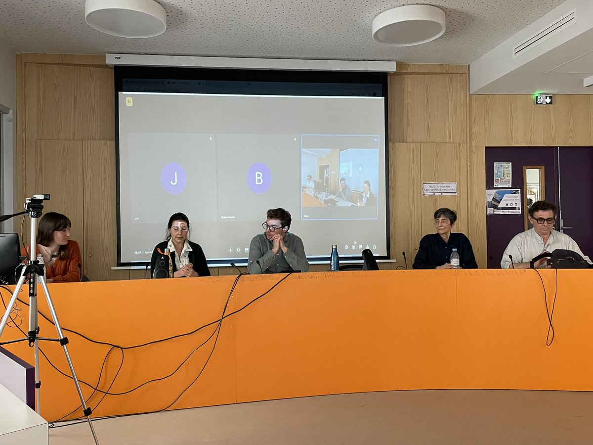 JRLCREWUSN's tweet photo. Et hop dernier panel du jour “Uncovering Marginalised Stories and Experiences” présidé par @ClemenceLvq https://t.co/nPypLT3yGe