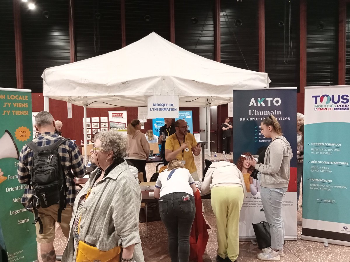 Mic_Chevalier's tweet photo. #poleemploi avec #Missionlocale et #AKTO accueillent 40 agences d intérim cet après midi à l alvéole 12. Déjà 250 chercheurs d emploi sont au RDV de ce #Printempsde l ' #Intérim. Ouvert jusqu à 18h30 https://t.co/owTf9p5sd6