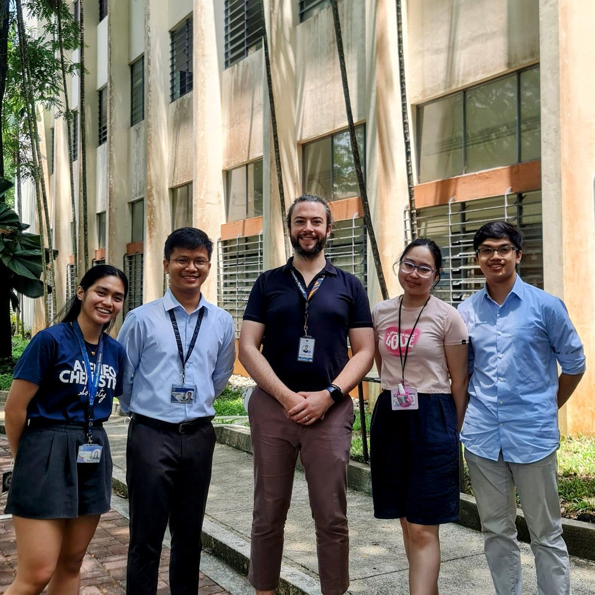adamhturner's tweet photo. Super proud of these four for completing their senior thesis presentations and submitting great theses this semester. The future looks bright for chemistry!

#chemistry #research #Finals #Philippines #ateneo #admu @ateneodemanilau #chemtwitter https://t.co/AllLT9CENO