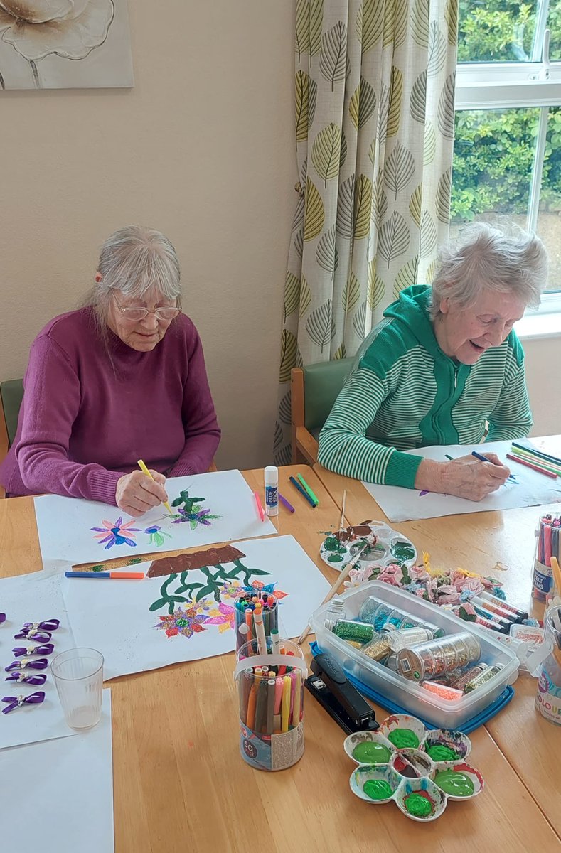 Floral arts &amp; crafts at Willow Bank 🌺