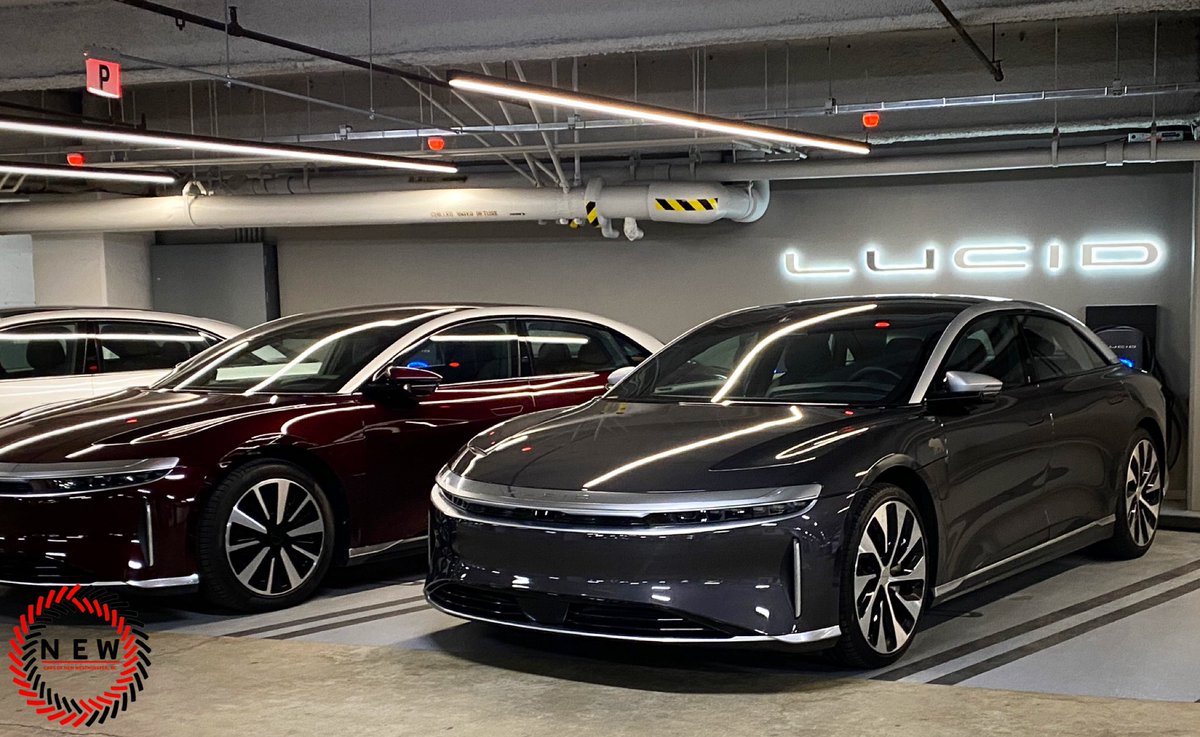 Lucid Air (⚡🇨🇦)

#lucid #lucidmotors #lucidair #carsofnewwest #carsofnewwestminster #carsofwongchukhang #carsofinstagram #cargram #carspotting #instacars #electriccar #electriclicious #executivecar