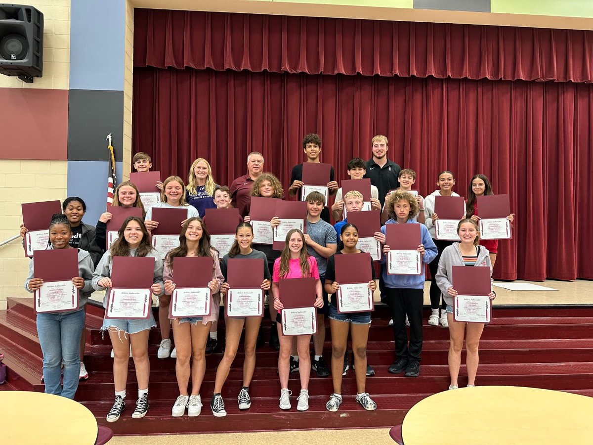 Thank you to CW Graduates and college athletes Hunter Allen (YSU) and Allena Klamorick (Lipscomb U) for speaking with our 2022-2023 CWMS Athlete Ambassadors! These students were selected by their coaches and teammates. A big thank you to Coach Scott Holbert for organizing!