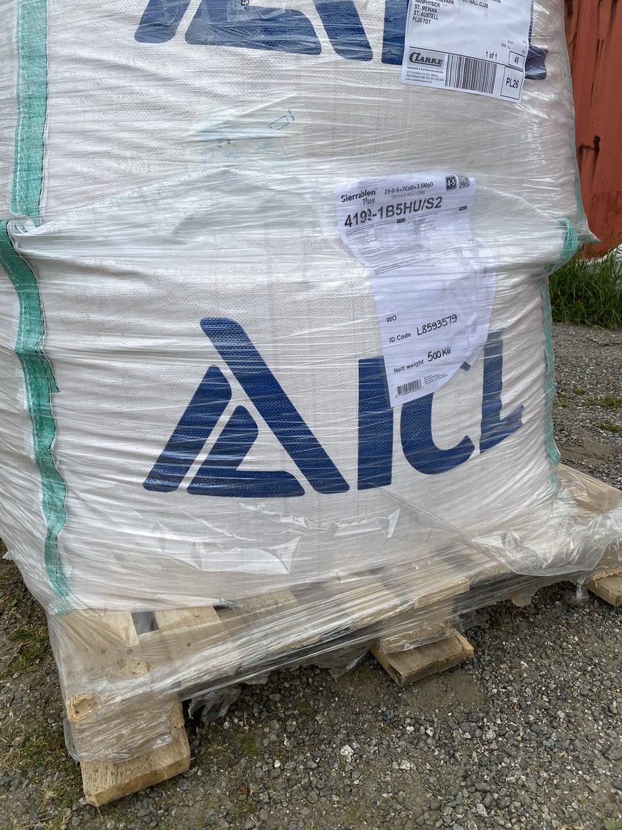 dbevanturfie's tweet photo. A hive of activity at a local football club today with end of season renovations in full swing. @MM_Seed @ICL_Turf @WRSsportpitches @AgrovistaAMNTY https://t.co/EyYcCRFQOV