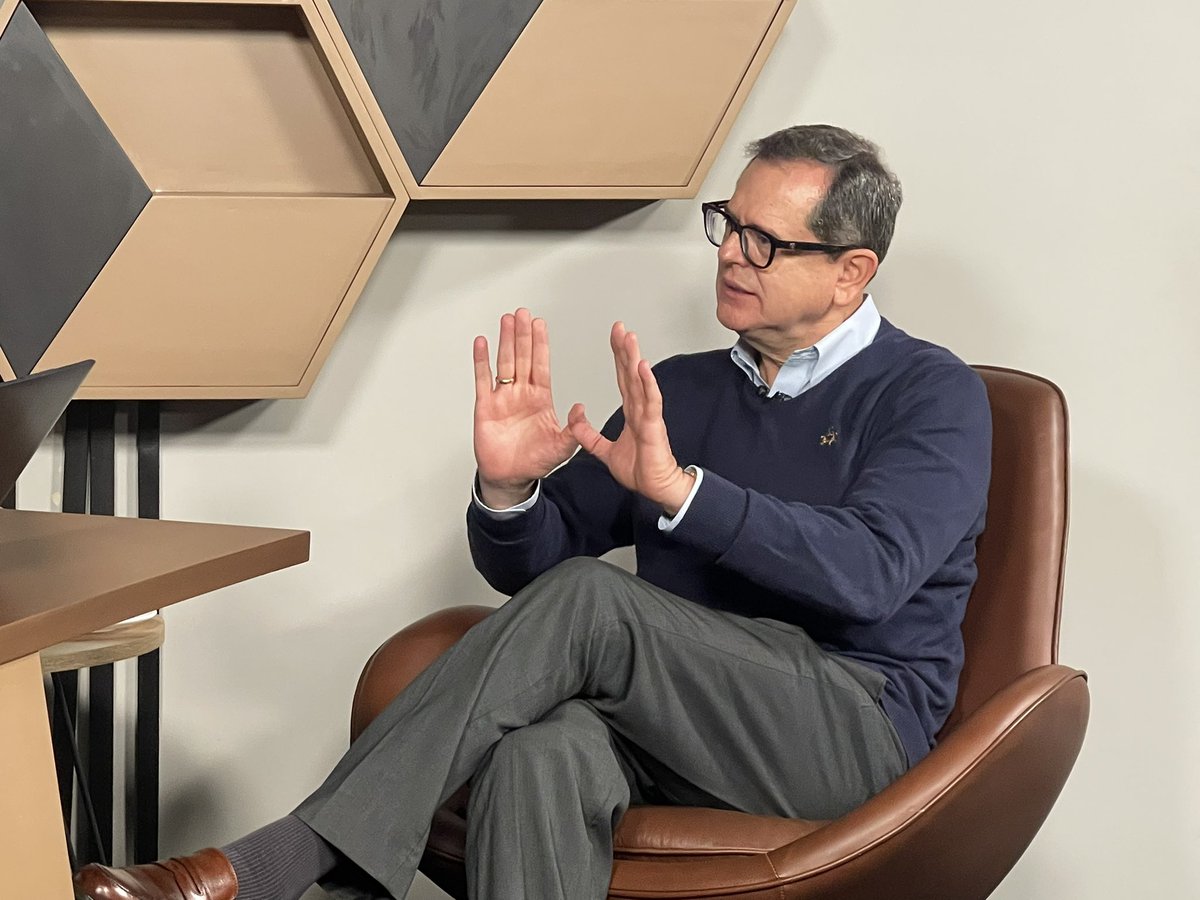 🟡 #CaféLaPosta | <a href="/rabascallcarlos/">Carlos Rabascall</a>: "La Directora Nacional de la Revolución Ciudadana ha dicho que mi nombre está sonando como posible candidato a la presidencia de la República. Si se da mi designación como candidato, lo asumiré. No me voy a lanzar por ningún otro partido".