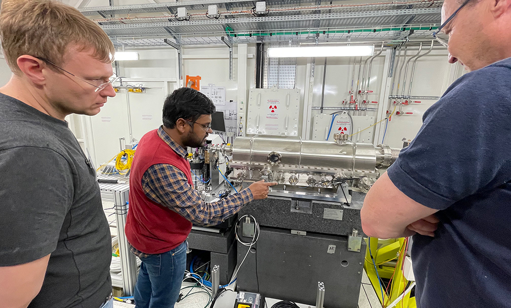 EMBLGrenoble's tweet photo. Today, our guests were introduced to @EMBL Grenoble and @ESRF scientific services and facilities.

We were happy to welcome them to exchange ideas and news on instrumentation developments!

📍Day 2 of EMBL Technology Developers meeting 2023 https://t.co/mwgxhY3nvV