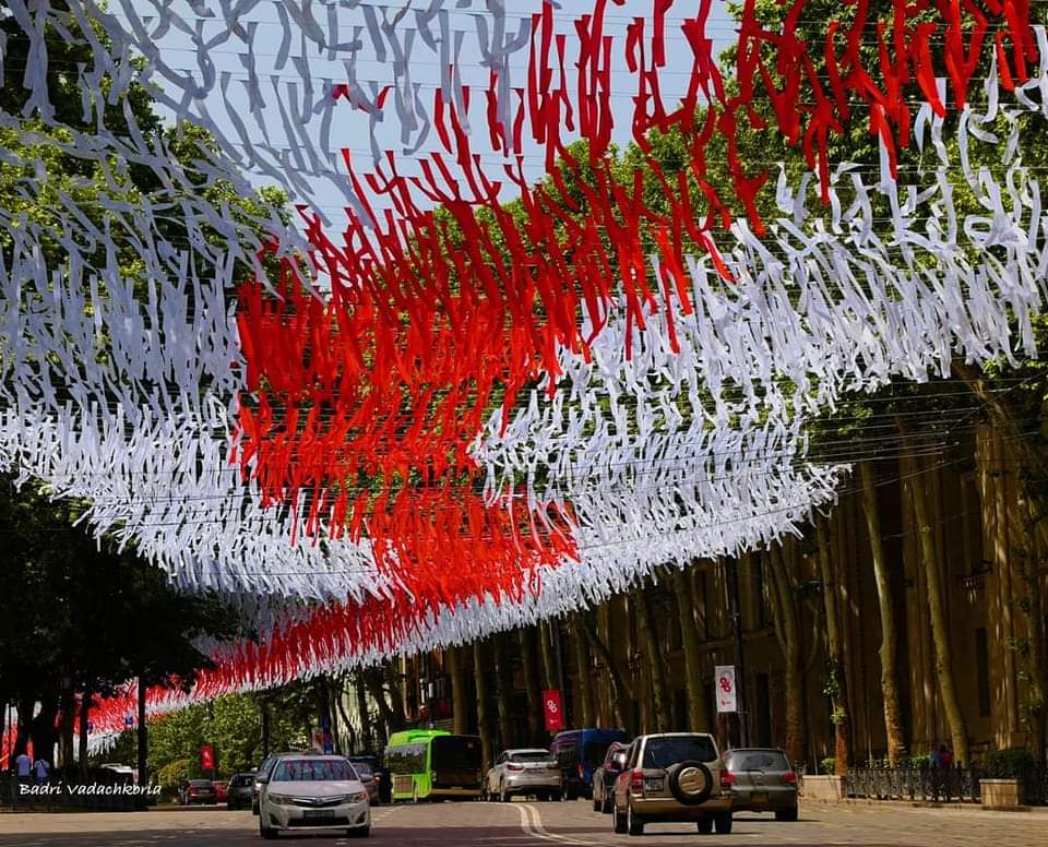 🇬🇪Lovely🇬🇪
Tbilisi dressing up for the Independance Day
 #Georgia celebrates on 26th May💫

@GovernmentGeo