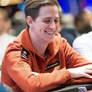 For the second day in a row, there’s a <a href="/PokerStars/">PokerStars</a> Team Pro at a $5k final table.

Tonight, it’s <a href="/peace_ndloove/">Huber Sebastian</a>. He’s up against #SCOOP stalwarts <a href="/padspoker/">Patrick Leonard 🫡</a> &amp; <a href="/AlexPwndidi/">Alex Theologis / Pwndidi</a>.

$129k up top. 🏆

Live, cards-up coverage on <a href="/PSTwitch/">PokerStars Twitch</a> at 18:00 BST / 19:00 CEST.

twitch.tv/pokerstars