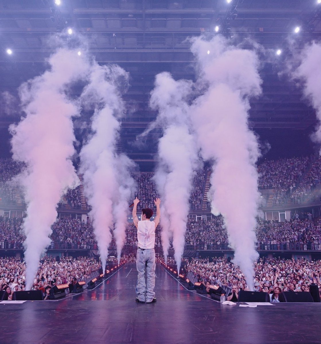 pameii_py's tweet photo. รอวันที่พี่บอก See you soon Thailand เสมอนะพี่มาร์ค Believe in yourself. Follow your dreams. I know you can do it!,I’ll support you either way. #MarkTuan @marktuan @dnaofficial https://t.co/jR9nnylaIn