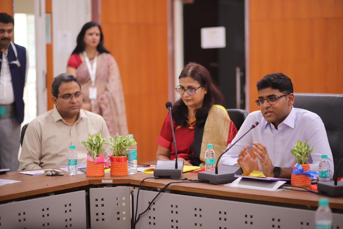 bhartiairtelfdn's tweet image. Bharti Foundation is pleased to launch Teacher Learning Resource Book in partnership with the Directorate of Education, Delhi. It features innovative teaching materials designed by teachers of our partner government schools in Delhi.