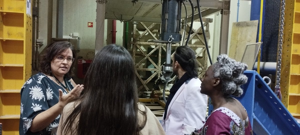 UNIRiTED's tweet photo. 🏗️ Hosted by @istecnico, #BeWareProject partners met in Lisbon last week to explore the use of passive measures to improve buildings in the context of #ClimateChange.
Co-funded by the European Union @EUErasmusPlus #ErasmusPlus https://t.co/JFODDifEJf