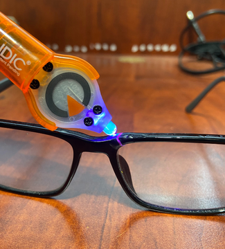 officialbondic's tweet photo. Say goodbye to messy glue and hello to Bondic® - the easy-to-use solution for all your bonding needs! Shop now at https://t.co/lDw3i0psvL #Bondic #messyglue #DIYlife https://t.co/fazr9xNUJV