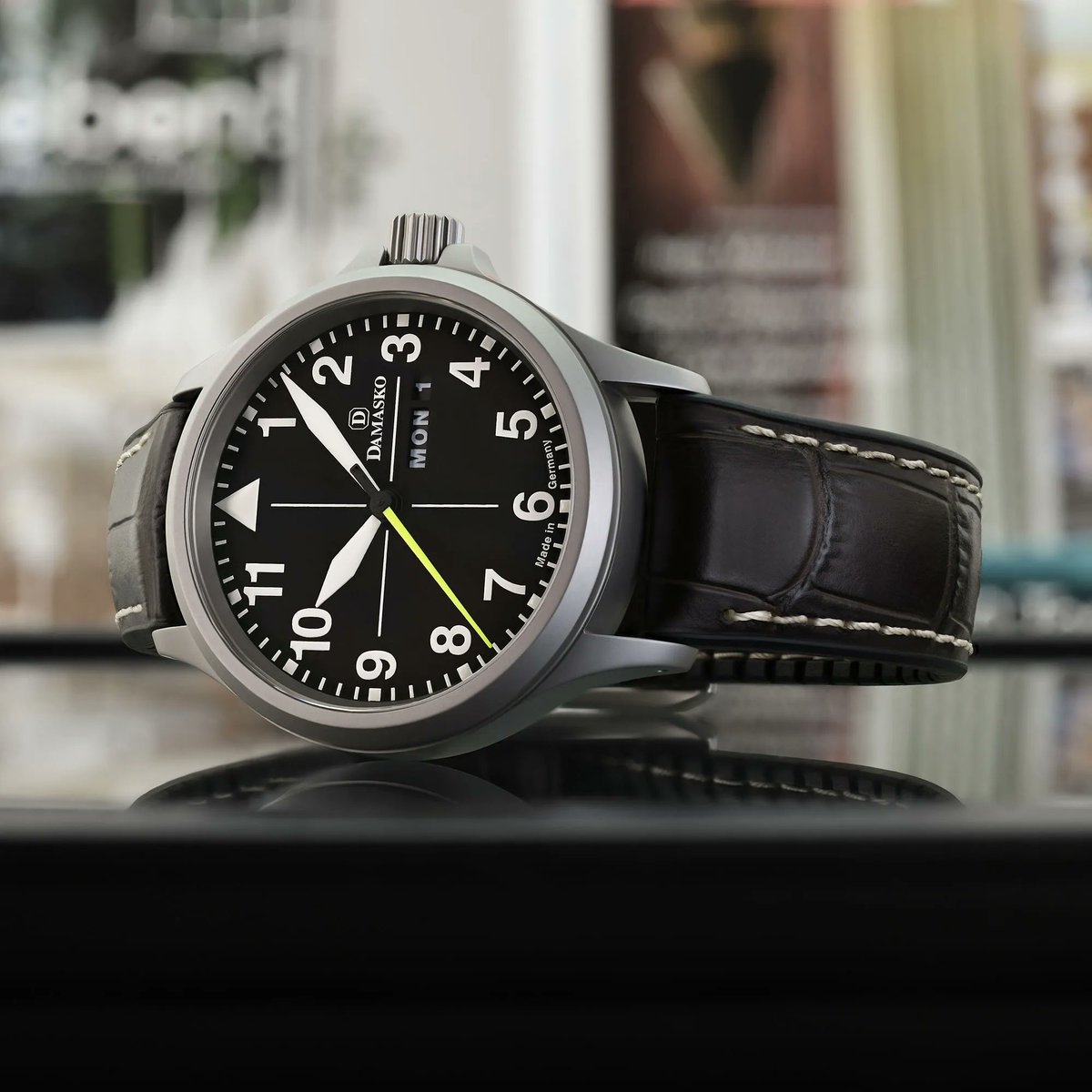 DAMASKO_watches's tweet photo. The DK36 is stylish, strong and solid.
A DAMASKO with the DAMASKO manufacture caliber A26 for every wrist!
#damasko #damaskowatches #newmodel #dk3X #dk36 #matt #yellowpointer #yellow #spring #case #icehardenedstainlesssteel #3zeigeruhr #inhousemovement #a26 #madeingermany https://t.co/z11El4V1KU