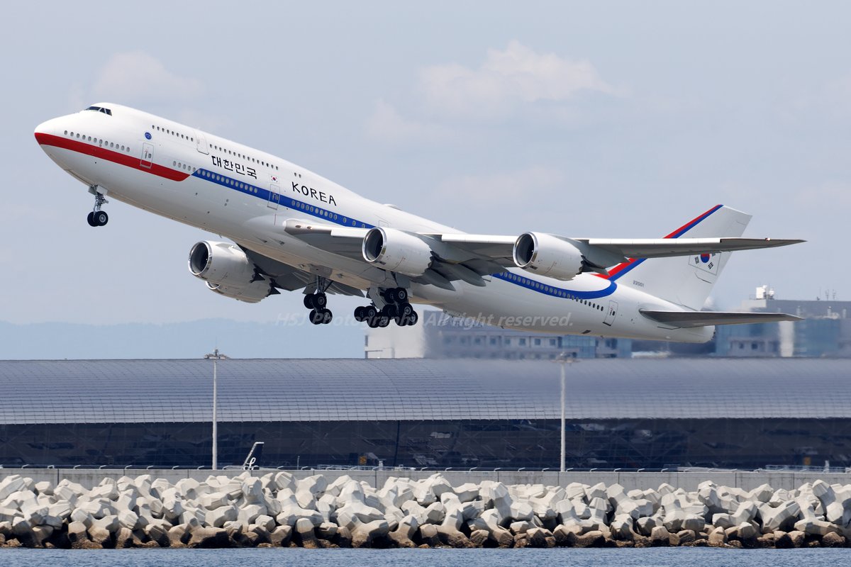 IAF/CTM/RRR/KAF
777-337ER/Falcon900/A321-253NX/747-8B5
K7067/F-RAFQ/G-GBNI/22001
RJBB
21 May 2023
G7関連の残り。インドの77W、KIX/HIJでこの離陸位置を読めていたら神だと思います。チリ空軍の767以来の短距離ダラダラT/Oでした。他光線が微妙な時間帯の分など。