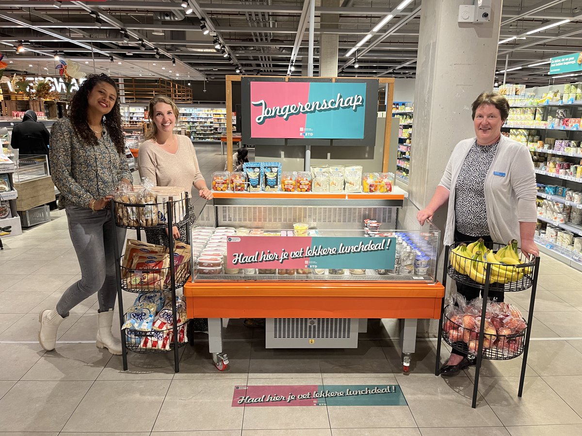 GGDZW's tweet photo. #GGDZW zet zich met #albertheijn #PactZaandamOost #Greendish #JOGGZaanstad #Zuiderzee200 in om jongeren te verleiden een gezonde keuze te maken met het project Aanpak Eetomgeving Scholen. Lees meer https://t.co/sctPPORMFW https://t.co/QGXWFwc1cF
