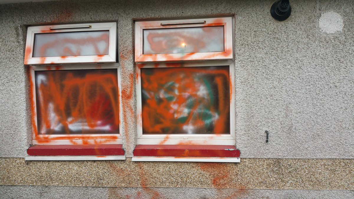 ExcelCleaningS1's tweet photo. Just a few before and after examples of our graffiti removal service! #graffitiremoval #cleaningexpert #cleaning 
@DerbyshireProud https://t.co/NziDd4hFIB