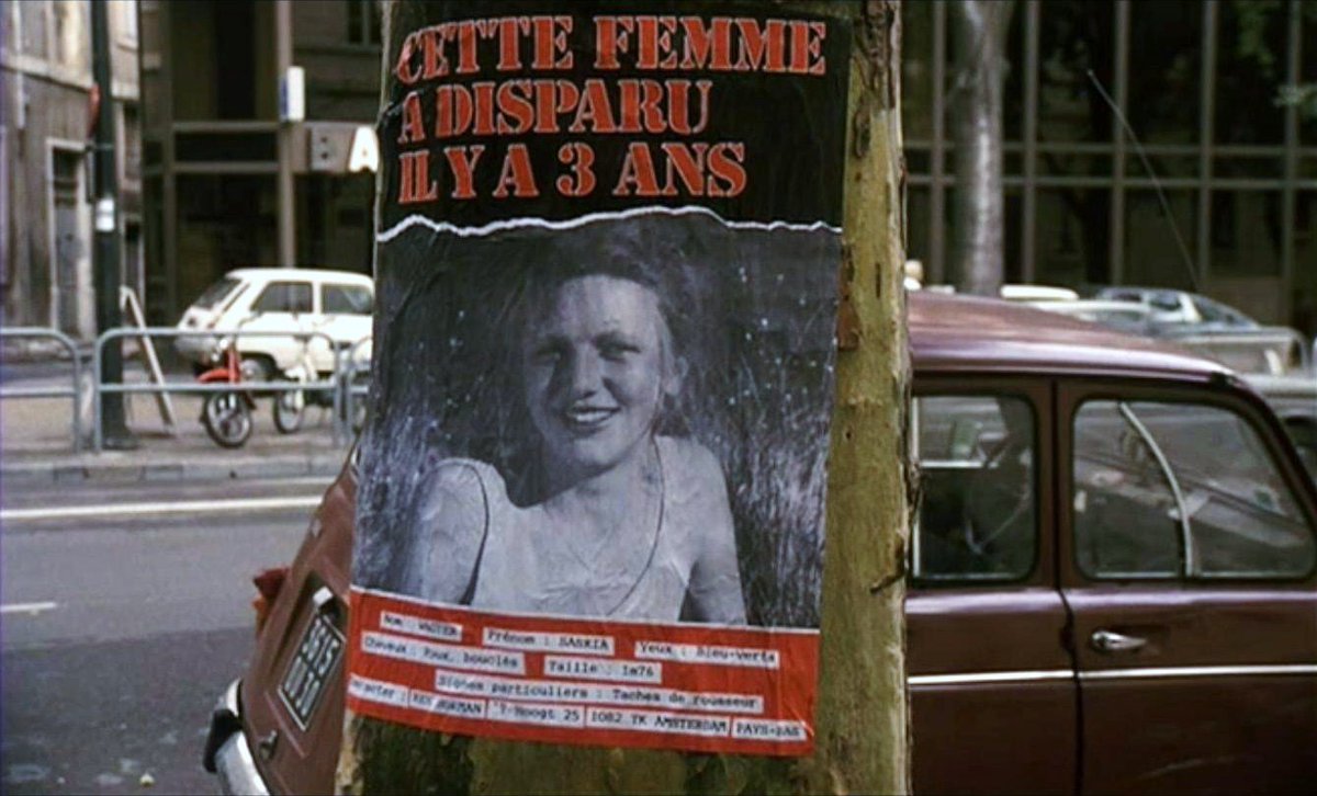 levmauc's tweet photo. Su pareja desaparece durante sus vacaciones en Francia, en una gasolinera. Un día, años más tarde, recibe una carta: Su secuestrador quiere contarle que pasó aquel día. SPOORLOOS es un asfixiante thriller psicológico que el propio Kubrick definió como la película más terrorífica. https://t.co/ZgZ3SFjddT