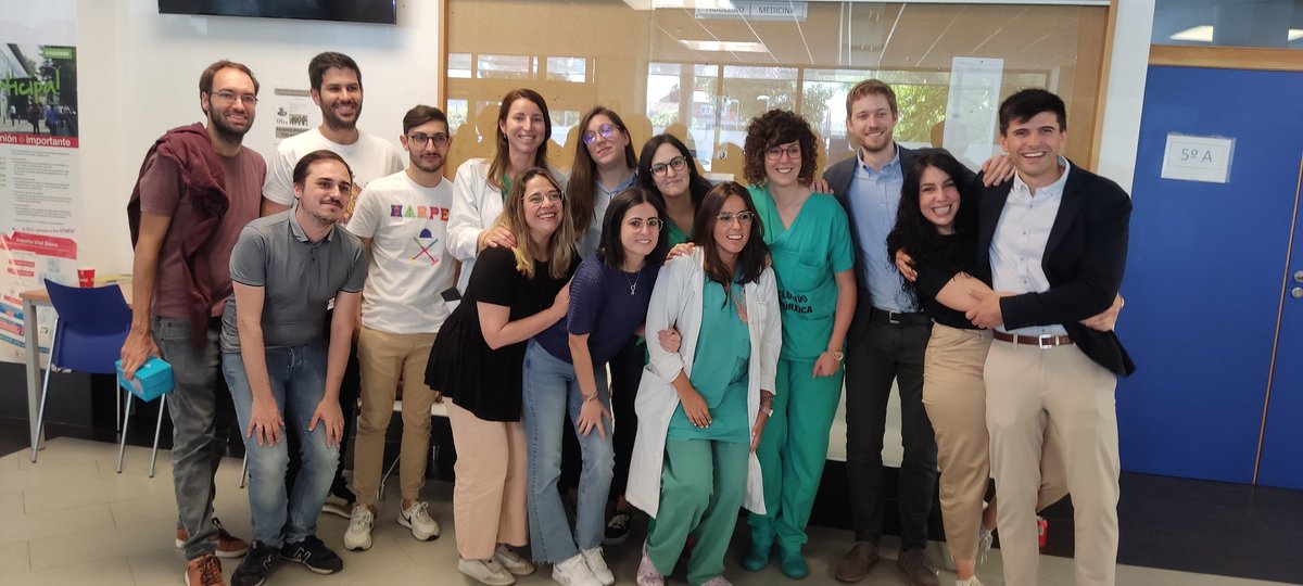 Muy orgullosos de compartir contigo estos años de formación. Ahora empieza lo mejor 😌. @beatrizlencem #A1 #UCI #CHUS