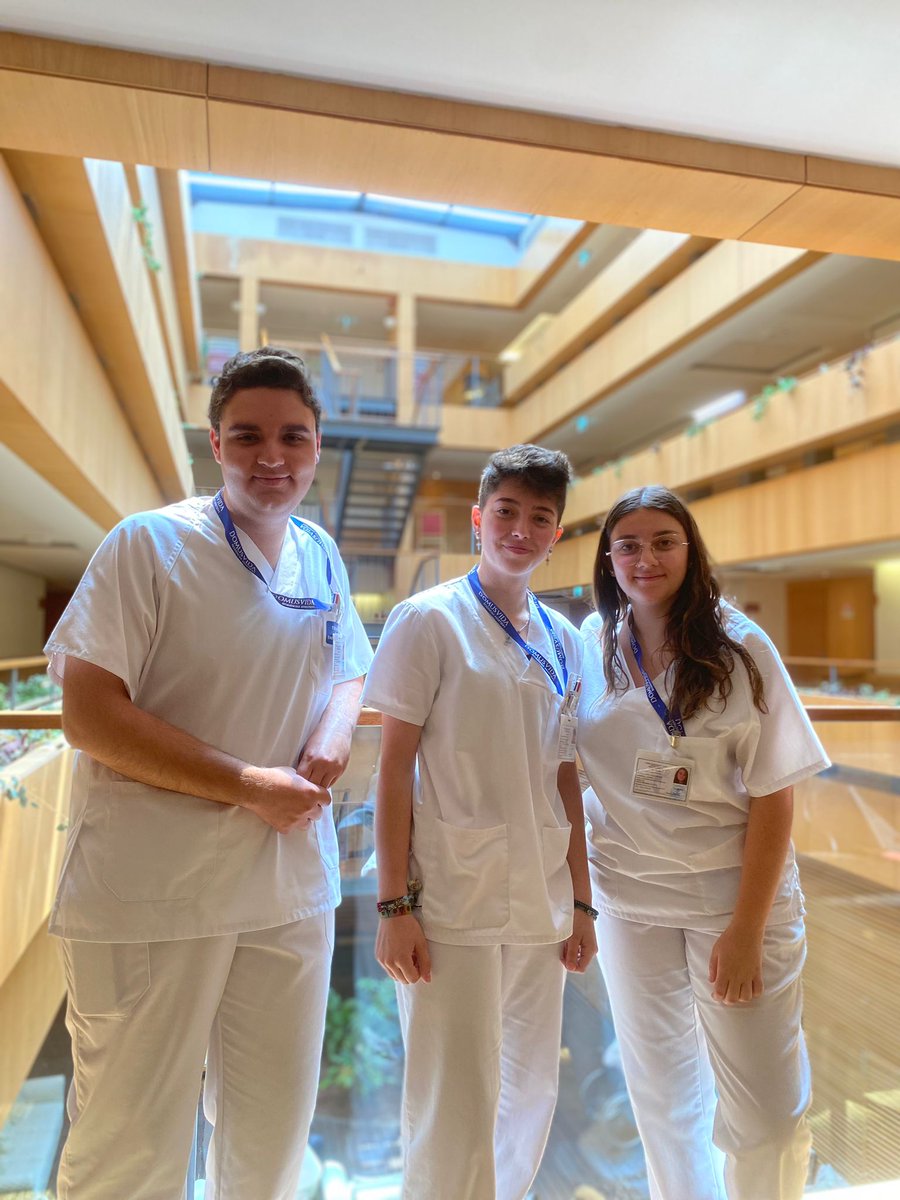 Alvaro, Laura y Tamara, del ciclo formativo Cuidados Auxiliares de Enfermería, están haciendo prácticas en la Residencia Domusvida de #Lisboa gracias a nuestro proyecto  #ERASMUS  KA122: TRAVELLING AND TRAINING AROUND EUROPE.
#FP #FSE #FCT