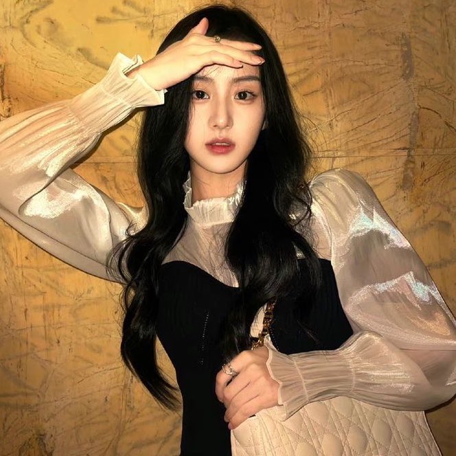 nightynightss's tweet photo. Kalana Azalea Fauri

model, CEO of givency (fashion, beauty and jewellery), old money, smart, independent woman, the fauri's little princess, ipad kid, loves taylor, cat, travelling, shopping, music, flowers, and eat soo much. ENFP https://t.co/hmx2gGIif4