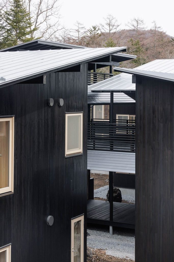 raiarchzzines's tweet photo. #Ryue Nishizawa https://t.co/g7s9Q0cMSb | posted by afasia | daily entries on contemporary art and architecture #
SSH No.03 . Nagano Office of Ryue Nishizawa Further bolstering Karuizawa’s status as an architectural hub, SSH No.3, designed by Ryue Nishizawa, reflects an innov… https://t.co/ywnuTH0Zgj