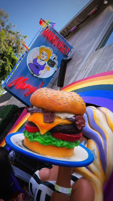 Lfg #hamburgermarys 🙌 https://t.co/sqjW8z7BKp<a href="/tag/hamburgermarys"class="tags">#hamburgermarys</a>